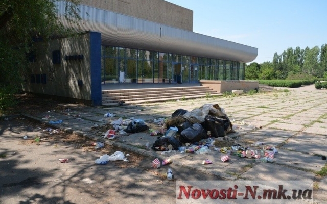 Кинотеатру «Искра» за период пребывания в областной собственности нанесен ущерб в размере 100 миллионов гривен Фото № 0 Кинотеатру «Искра» за период пребывания в областной собственности нанесен ущерб в размере 100 миллионов гривен Фото № 0