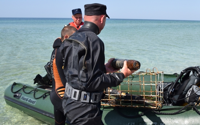 Возле Кинбурнской косы проводятся работы по разминированию акватории Черного моря Фото № 4 Возле Кинбурнской косы проводятся работы по разминированию акватории Черного моря Фото № 4