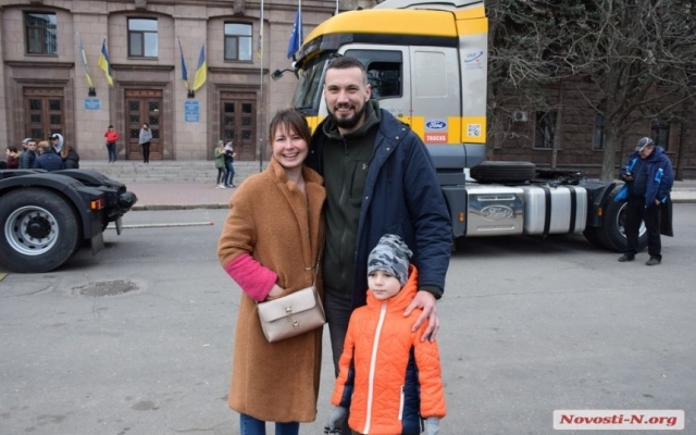 Губернатор Николаевской области Алексей Савченко на фестивале Muromets Fest вместе с богатырями потянул четыре фуры Фото № 3 Губернатор Николаевской области Алексей Савченко на фестивале Muromets Fest вместе с богатырями потянул четыре фуры Фото № 3
