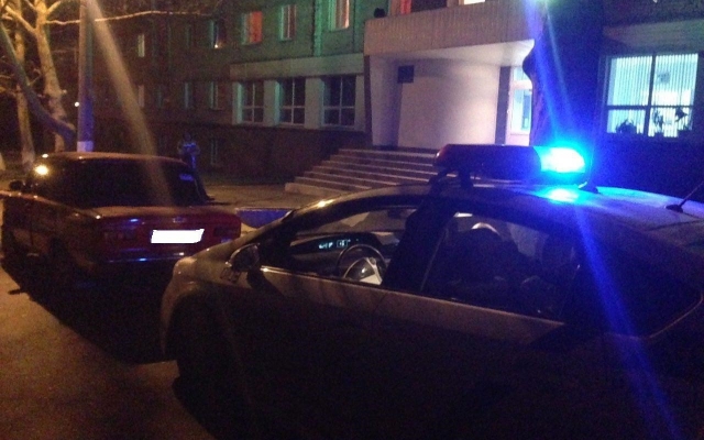 Пьяный водитель решил покататься по ночному городу, его остановили патрульные Фото № 1 Пьяный водитель решил покататься по ночному городу, его остановили патрульные Фото № 1