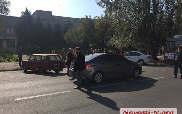 На Курортной авария с пострадавшими, движение в сторону Намыва затруднено Фото № 2 На Курортной авария с пострадавшими, движение в сторону Намыва затруднено Фото № 2