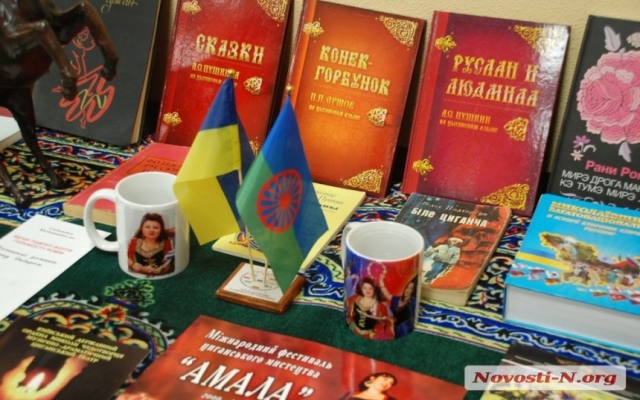 В Николаеве открылась многонациональная выставка «Красота во имя мира» Фото № 10 В Николаеве открылась многонациональная выставка «Красота во имя мира» Фото № 10