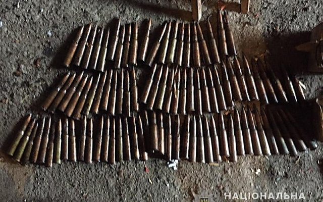 Подозреваемого в изнасиловании уроженца Николаевской области задержали, в его убежище обнаружили целый арсенал боеприпасов Фото № 1 Подозреваемого в изнасиловании уроженца Николаевской области задержали, в его убежище обнаружили целый арсенал боеприпасов Фото № 1