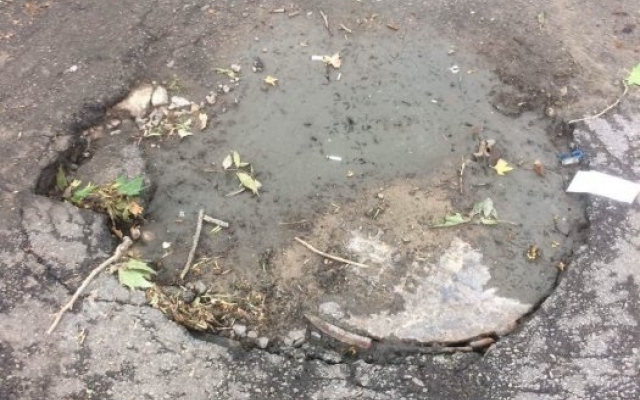 В Николаеве владелец кафе во время конфликта вылил на девушку ведро фекалий Фото № 8 В Николаеве владелец кафе во время конфликта вылил на девушку ведро фекалий Фото № 8