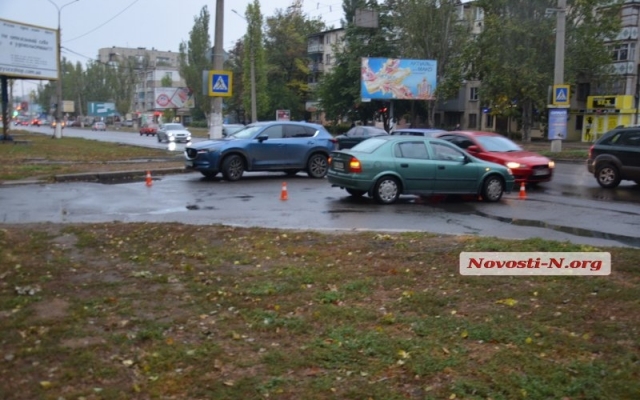 Сегодня в Николаеве произошло очередное ДТП при участии автомобилей Opel Astra и Mazda СХ-5 Фото № 3 Сегодня в Николаеве произошло очередное ДТП при участии автомобилей Opel Astra и Mazda СХ-5 Фото № 3