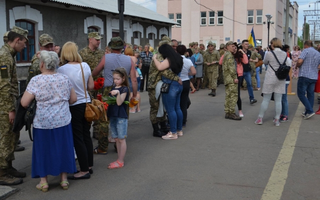 В Первомайске встречали Героев, служивших три года в зоне АТО Фото № 18 В Первомайске встречали Героев, служивших три года в зоне АТО Фото № 18