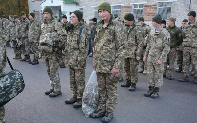 Николаевских десантников одели в зимнюю форму Фото № 4 Николаевских десантников одели в зимнюю форму Фото № 4