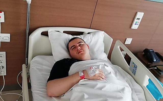 Жителя Николаева, прикованного к инвалидному креслу, отвезли на обследование в турецкую клинику Фото № 2 Жителя Николаева, прикованного к инвалидному креслу, отвезли на обследование в турецкую клинику Фото № 2
