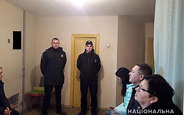 На Центральном проспекте жильцы одного из домов организовали «соседскую стражу», чтобы обеспечить правопорядок Фото № 1 На Центральном проспекте жильцы одного из домов организовали «соседскую стражу», чтобы обеспечить правопорядок Фото № 1