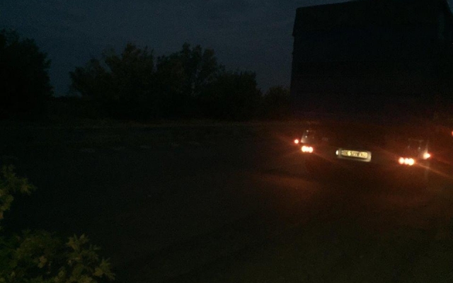 В Новоодесском районе на автотрассе из-за ям перевернулся прицеп с зерном Фото № 1 В Новоодесском районе на автотрассе из-за ям перевернулся прицеп с зерном Фото № 1