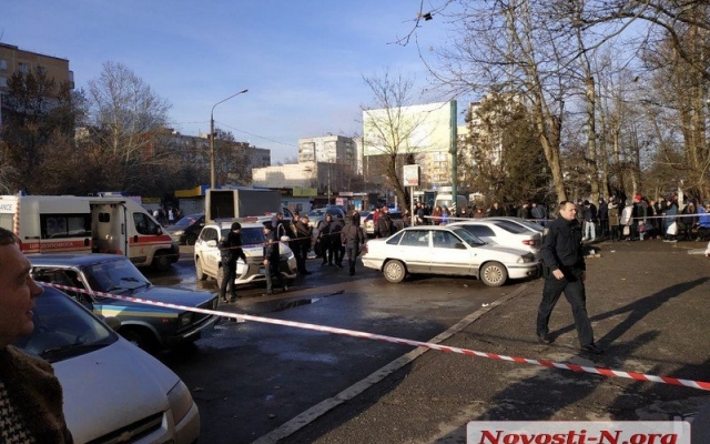 В Николаеве объявлен план «Перехват»: возле здания суда расстреляли мужчину и женщину Фото № 7 В Николаеве объявлен план «Перехват»: возле здания суда расстреляли мужчину и женщину Фото № 7