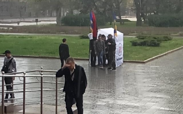 В Николаеве сторонники Михеила Саакашвили в очередной раз требуют отставки Президента Украины Петра Порошенко Фото № 0 В Николаеве сторонники Михеила Саакашвили в очередной раз требуют отставки Президента Украины Петра Порошенко Фото № 0