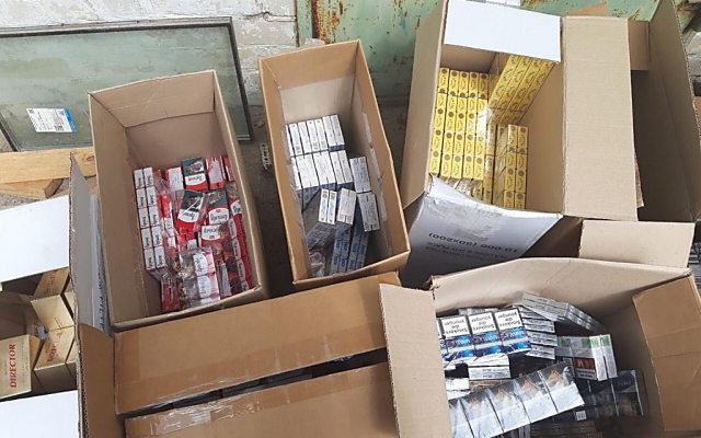 Николаевские правоохранители изъяли из незаконной торговли алкоголь и сигареты на 700 тысяч гривен Фото № 5 Николаевские правоохранители изъяли из незаконной торговли алкоголь и сигареты на 700 тысяч гривен Фото № 5