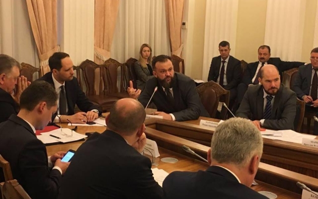 На реконструкцию системы светосигнального оборудования Николаевского аэропорта выделят 31 миллион гривен Фото № 3 На реконструкцию системы светосигнального оборудования Николаевского аэропорта выделят 31 миллион гривен Фото № 3