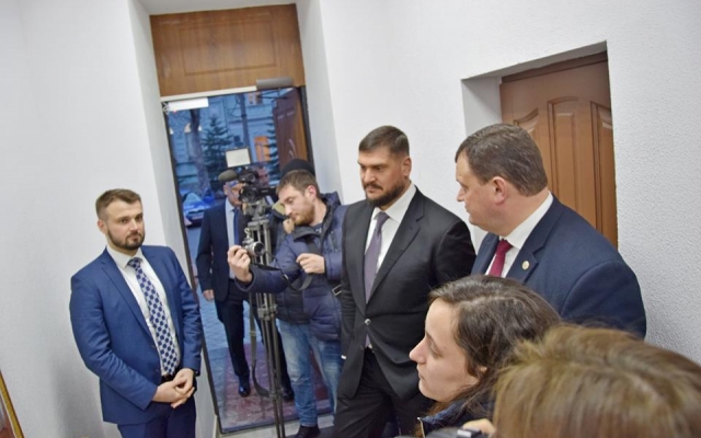 Николаевские прокуроры празднуют новоселье, они получили новое помещение Фото № 4 Николаевские прокуроры празднуют новоселье, они получили новое помещение Фото № 4