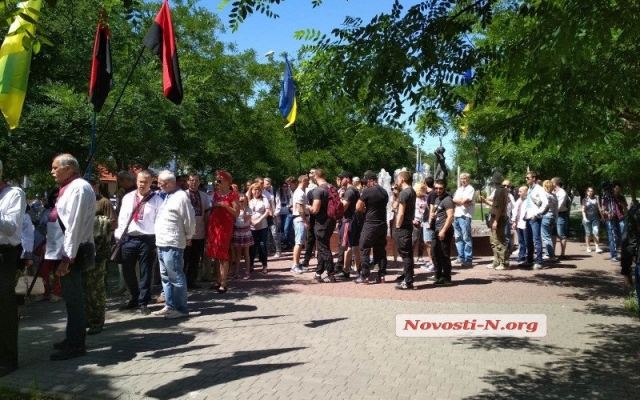 Жители Николаева прошли традиционным парадом по улицам нашего города Фото № 13 Жители Николаева прошли традиционным парадом по улицам нашего города Фото № 13