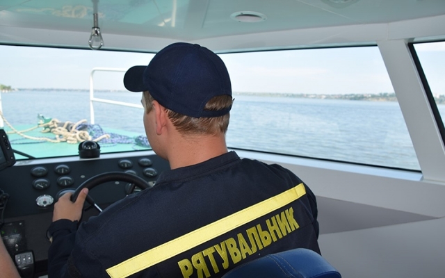 Спасатели помогли медикам открыть дверь квартиру 89-летней бабушки Фото № 0 Спасатели помогли медикам открыть дверь квартиру 89-летней бабушки Фото № 0