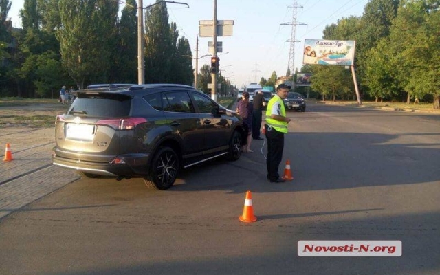 В Николаеве в ДТП попал новый автомобиль выехавший из салона Фото № 4 В Николаеве в ДТП попал новый автомобиль выехавший из салона Фото № 4