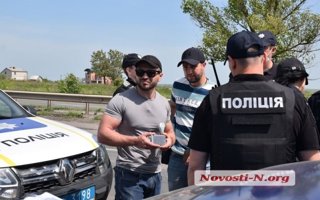 Бандиты из Одессы попытались взять под контроль весовой комплекс в Николаеве Фото № 4 Бандиты из Одессы попытались взять под контроль весовой комплекс в Николаеве Фото № 4