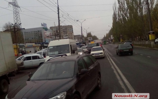 Возле рынка Возле рынка