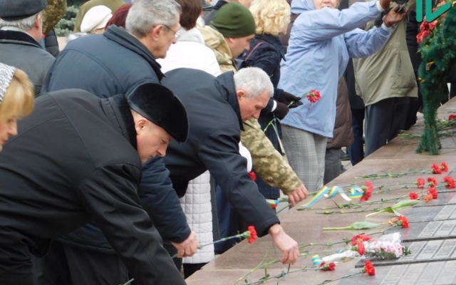 В Николаеве отмечают 74-ю годовщину освобождения города от фашистских захватчиков Фото № 10 В Николаеве отмечают 74-ю годовщину освобождения города от фашистских захватчиков Фото № 10