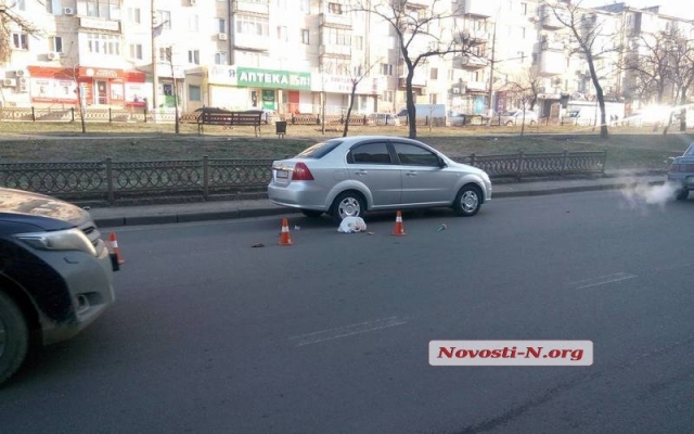 На Центральном проспекте под колесами автомобиля оказалась пожилая женщина Фото № 4 На Центральном проспекте под колесами автомобиля оказалась пожилая женщина Фото № 4