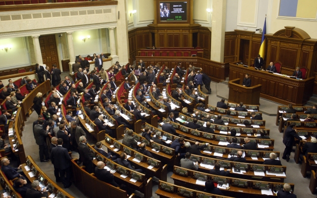 Карточка Макарьяна самостоятельно голосовала в Раде, пока нардеп был в Николаеве Фото № 0 Карточка Макарьяна самостоятельно голосовала в Раде, пока нардеп был в Николаеве Фото № 0
