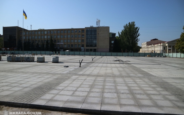 Уже в октябре на Соборной площади в Николаеве будет 102 новых дерева, два фонтана и два вида скамеек Фото № 6 Уже в октябре на Соборной площади в Николаеве будет 102 новых дерева, два фонтана и два вида скамеек Фото № 6