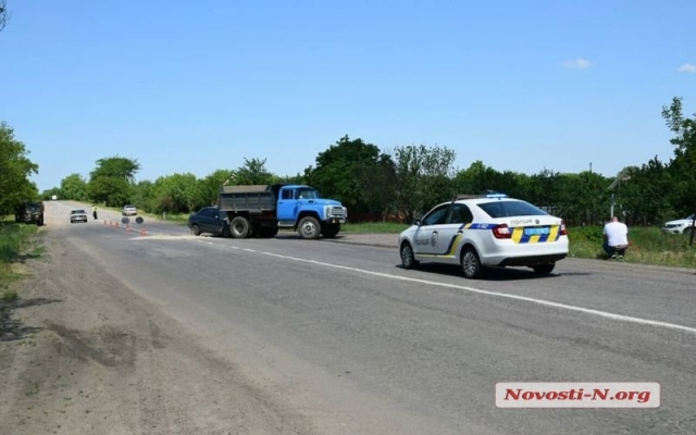 На трассе иномарка влетела под грузовой автомобиль, есть пострадавшие Фото № 1 На трассе иномарка влетела под грузовой автомобиль, есть пострадавшие Фото № 1