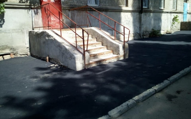 На Чкалова укладывают тротуарную плитку и благоустраивают другие улицы Заводского района Фото № 11 На Чкалова укладывают тротуарную плитку и благоустраивают другие улицы Заводского района Фото № 11
