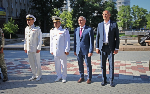 В Николаеве отмечают День Военно-Морских Сил Вооруженных Сил Украины Фото № 2 В Николаеве отмечают День Военно-Морских Сил Вооруженных Сил Украины Фото № 2