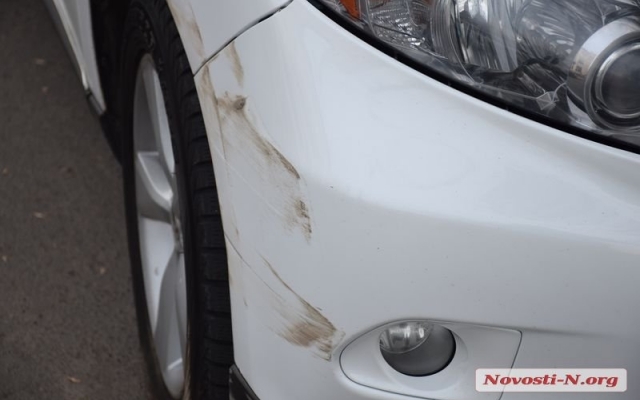 На Московской неизвестный врезался в припаркованный дорогущий Lexus RX 350 и скрылся с места ДТП Фото № 2 На Московской неизвестный врезался в припаркованный дорогущий Lexus RX 350 и скрылся с места ДТП Фото № 2