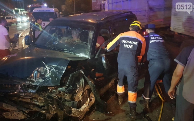 На проспекте Героев Украины произошла жуткая авария: столкнулись два автомобиля, есть погибшие и пострадавшие (фото и видео 18+) Фото № 9 На проспекте Героев Украины произошла жуткая авария: столкнулись два автомобиля, есть погибшие и пострадавшие (фото и видео 18+) Фото № 9