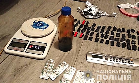 В Николаевской области задержали преступную группу, которая занималась закладками наркотиков по всей Украине Фото № 5 В Николаевской области задержали преступную группу, которая занималась закладками наркотиков по всей Украине Фото № 5