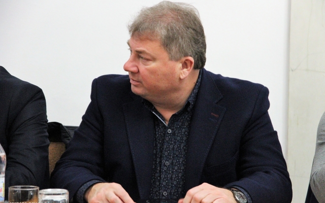 Мэр Николаева Александр Сенкевич требует навести порядок с опасшими листьями Фото № 7 Мэр Николаева Александр Сенкевич требует навести порядок с опасшими листьями Фото № 7