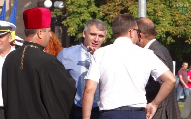 На Соборной площади состоялась Торжественная церемония поднятия большого Государственного Флага Украины Фото № 2 На Соборной площади состоялась Торжественная церемония поднятия большого Государственного Флага Украины Фото № 2