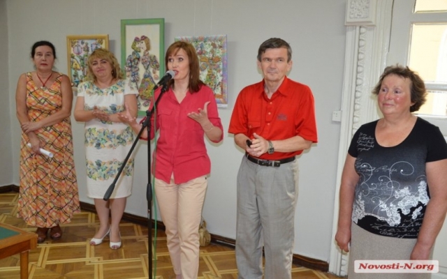 Николаевцам представили выставку картин из лечебных камней Фото № 0 Николаевцам представили выставку картин из лечебных камней Фото № 0
