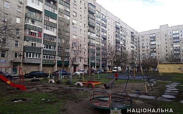 На Центральном проспекте жильцы одного из домов организовали «соседскую стражу», чтобы обеспечить правопорядок Фото № 0 На Центральном проспекте жильцы одного из домов организовали «соседскую стражу», чтобы обеспечить правопорядок Фото № 0