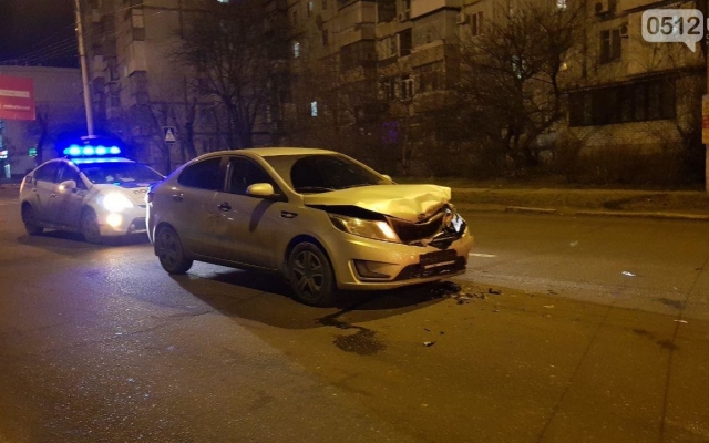 На Генерала Карпенко произошла авария с участием сына экс-начальника ГАИ и следователя ГУНП в Николаевской области Фото № 3 На Генерала Карпенко произошла авария с участием сына экс-начальника ГАИ и следователя ГУНП в Николаевской области Фото № 3
