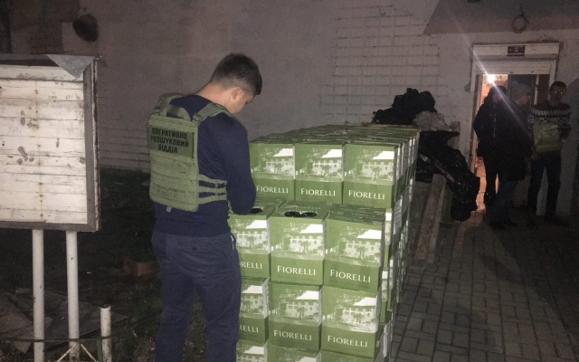 У предпринимателя обнаружили крупную партию игристых вин, которые он незаконно реализовывал через Интернет Фото № 2 У предпринимателя обнаружили крупную партию игристых вин, которые он незаконно реализовывал через Интернет Фото № 2