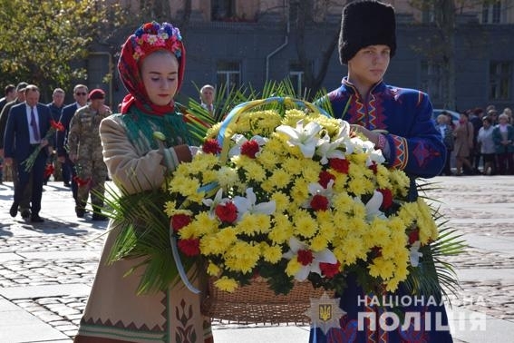 В Николаеве почтили память погибших защитников Украины Фото № 1 В Николаеве почтили память погибших защитников Украины Фото № 1