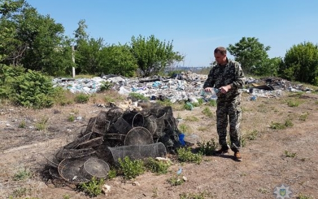 Правоохранители в водоемах Николаева и Николаевской области обнаружили браконьерские орудия лова Фото № 12 Правоохранители в водоемах Николаева и Николаевской области обнаружили браконьерские орудия лова Фото № 12