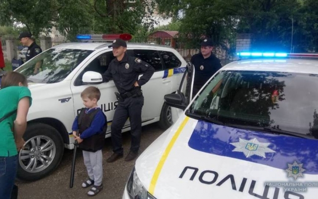 Представители правоохранительных органов поздравили жителей нового Буга с Днем города Фото № 0 Представители правоохранительных органов поздравили жителей нового Буга с Днем города Фото № 0