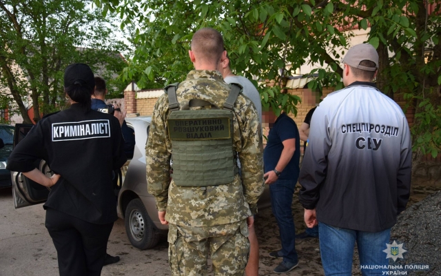 Жительница Николаева поставляла девушек для оказания интимных услуг клиентам из Европы Фото № 11 Жительница Николаева поставляла девушек для оказания интимных услуг клиентам из Европы Фото № 11