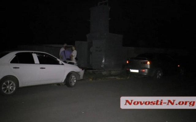 Балабановка обесточена из-за пьяного водителя снесшего трансформаторный столб Фото № 6 Балабановка обесточена из-за пьяного водителя снесшего трансформаторный столб Фото № 6