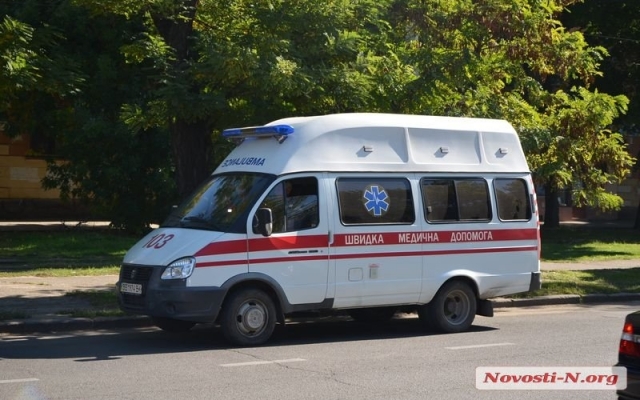 На Богоявленском проспекте не смогли разминуться две машины, есть пострадавшие Фото № 4 На Богоявленском проспекте не смогли разминуться две машины, есть пострадавшие Фото № 4