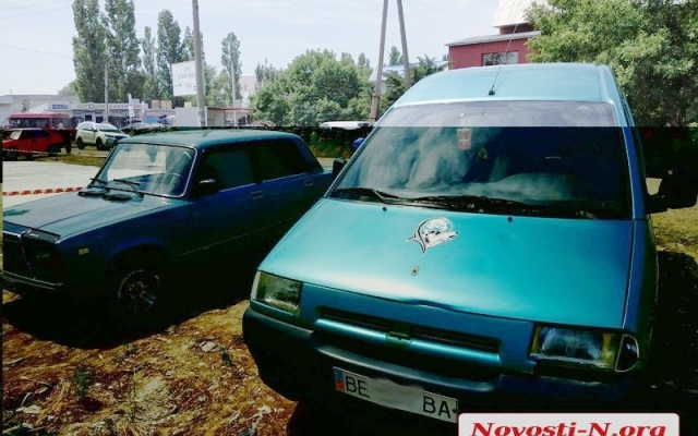 На Кирова столкнулись два автомобиля Фото № 1 На Кирова столкнулись два автомобиля Фото № 1