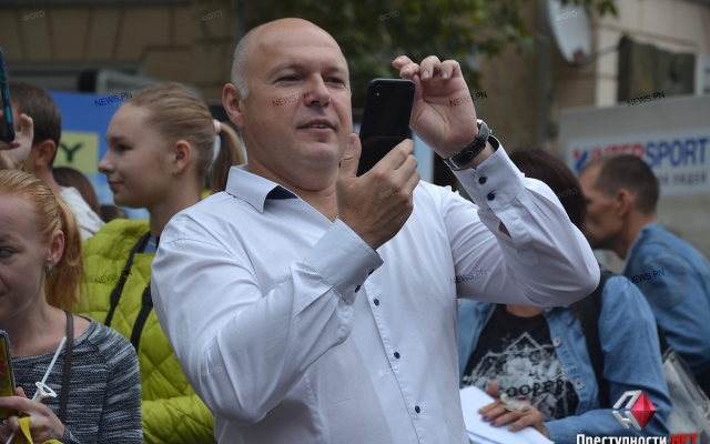 По случаю Дня города Николаевский тепловозоремонтный завод презентовал гигантский байк Фото № 2 По случаю Дня города Николаевский тепловозоремонтный завод презентовал гигантский байк Фото № 2