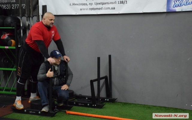Губернатор Николаевской области Алексей Савченко провел тренировку с самым сильным человеком мира Фото № 4 Губернатор Николаевской области Алексей Савченко провел тренировку с самым сильным человеком мира Фото № 4