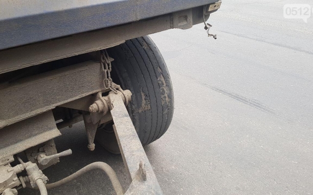 На Пушкинской был остановлен грузовой автомобиль MAN с техническим неисправностями Фото № 2 На Пушкинской был остановлен грузовой автомобиль MAN с техническим неисправностями Фото № 2